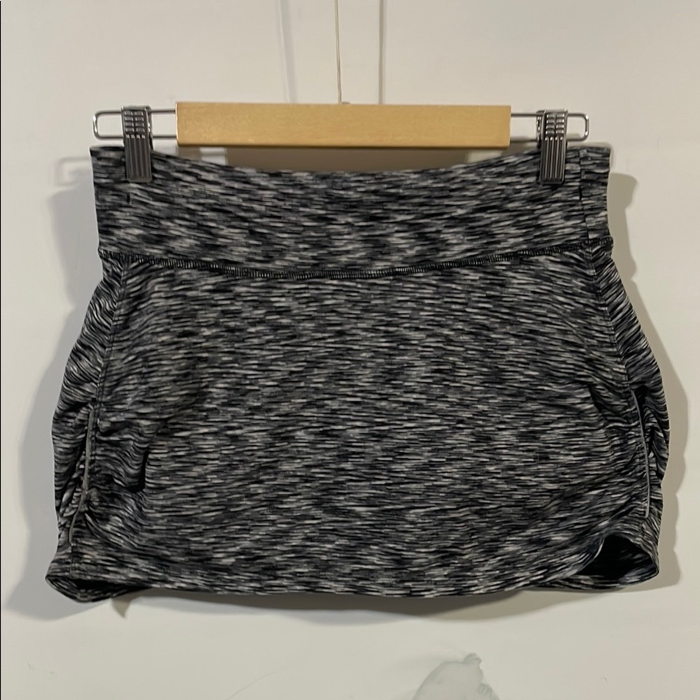 Athleta athletic Black and Gray Patterned Skirt